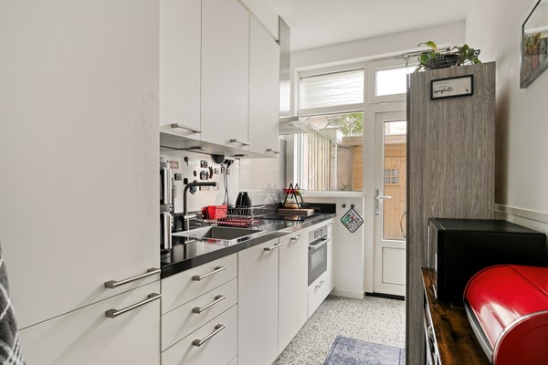 Medium property photo - Bussumsestraat 105, 2574 JD Den Haag